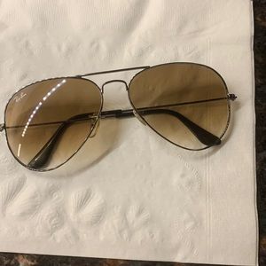 Ray-Ban Aviator Large - gunmetal color, metal frame-gradient brown grey lens